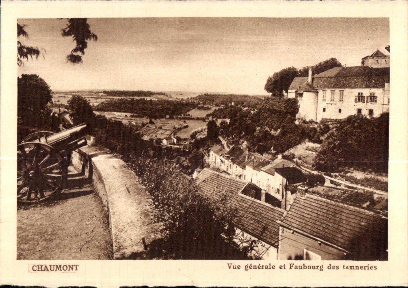CPA Chaumont Vue generale et Faubourg des tanneries