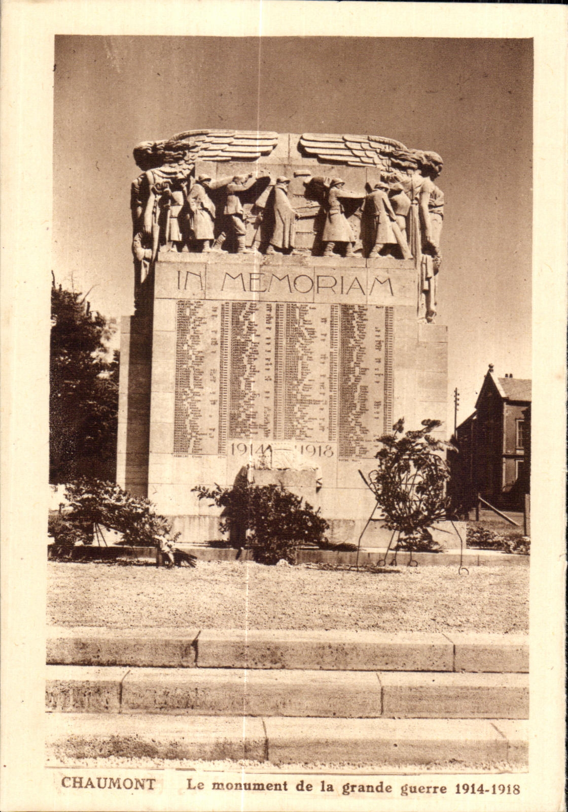 CPA Chaumont Le Monument de la grande guerre