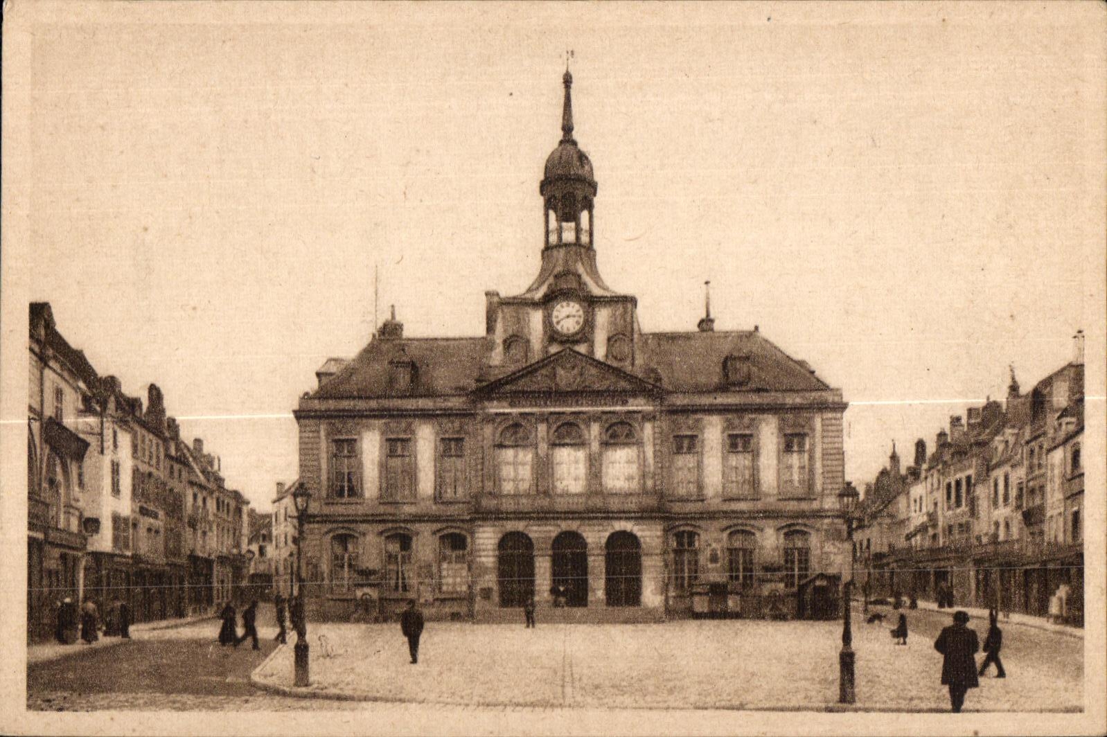CPA Chaumont L Hotel de Ville