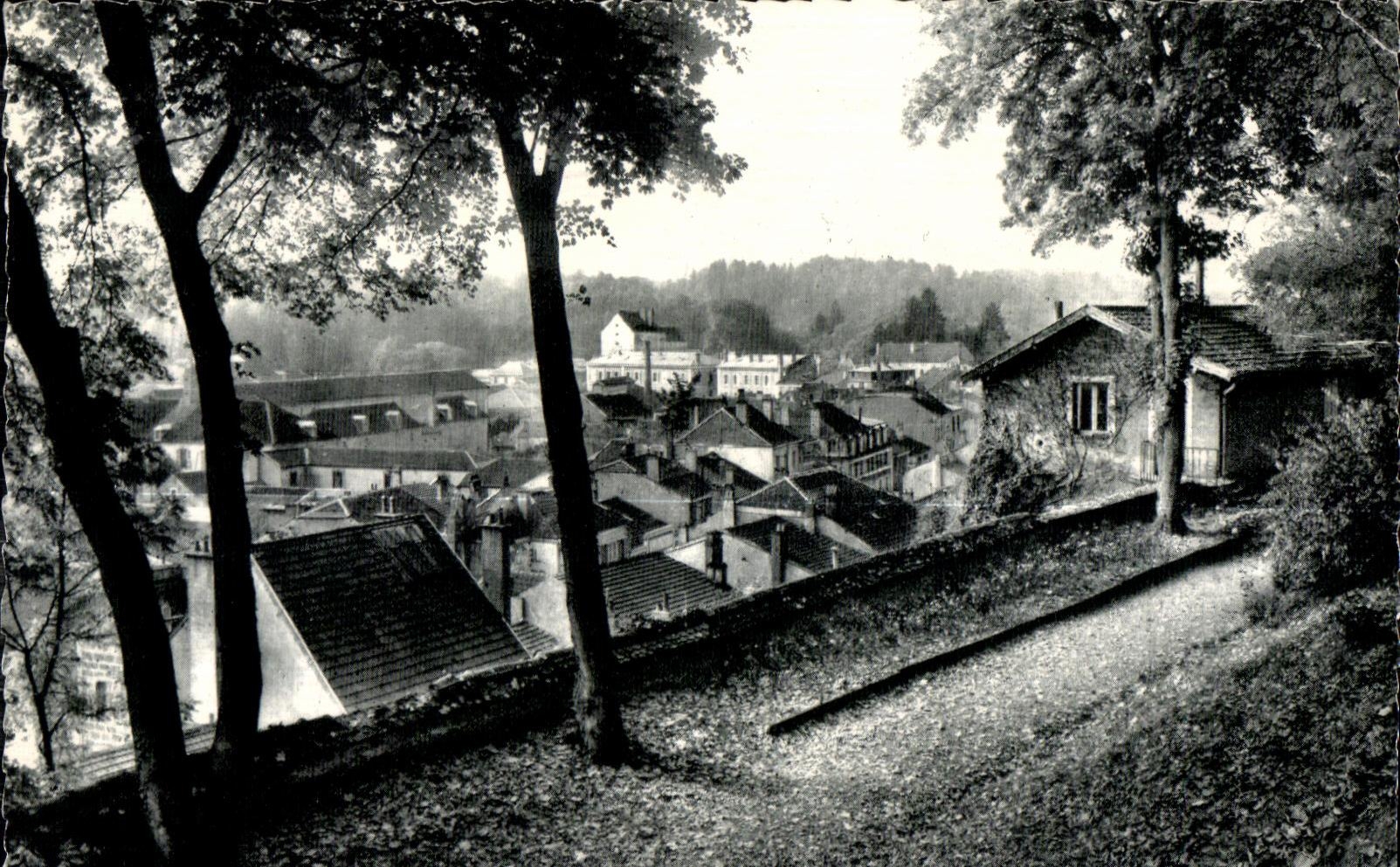 CPA Bourbonne Les Bains La Echappee sur la Ville