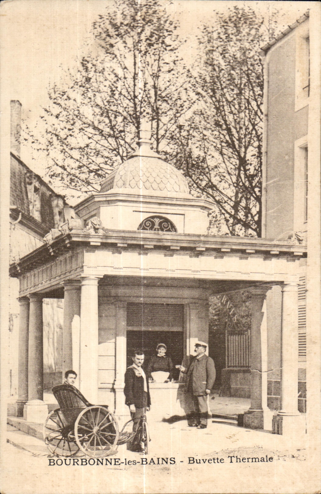 CPA Bourbonne Les Bains Buvette Thermale Chaise a porteurs 