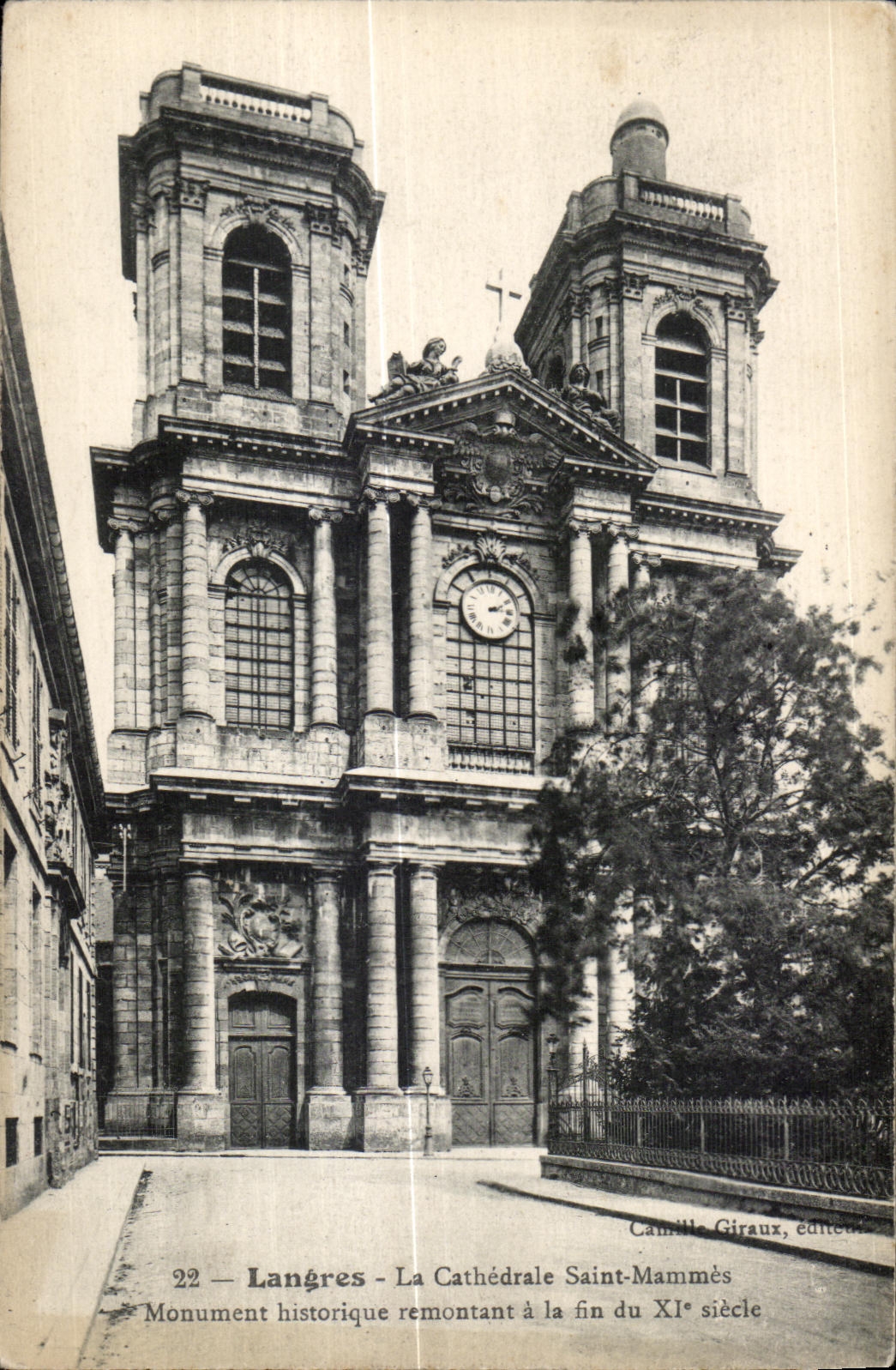 CPA Langres La Cathedrale Saint Mammes Monument historique remontant a la fin du XI siecle