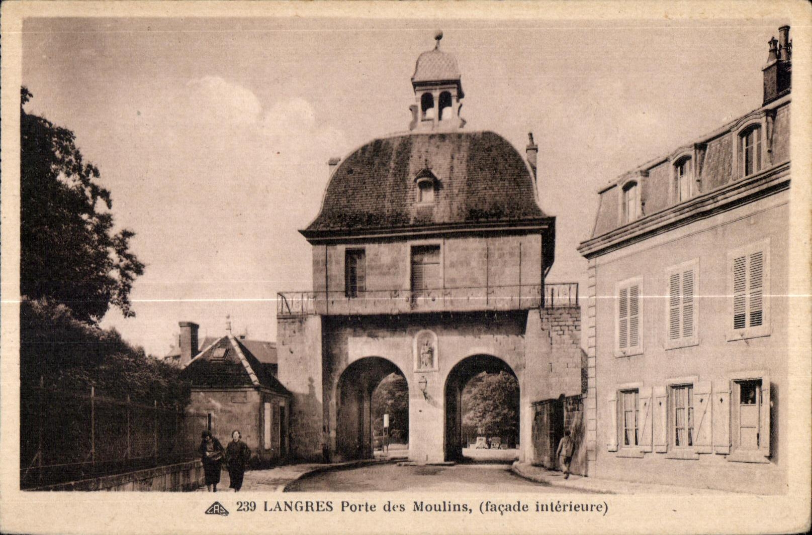 CPA Langres Porte des Moulins (facade interieure)