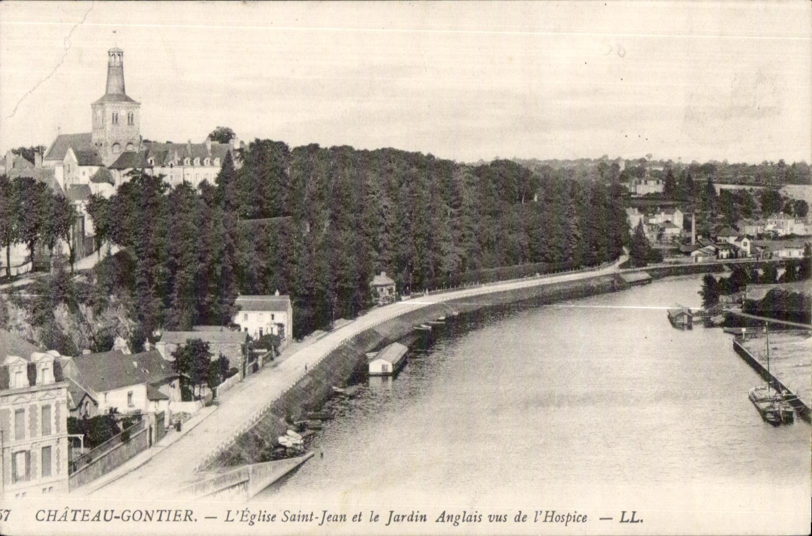 CPA Castle Gontier Church Saint Jean and the English Garden seen of I Old people's home