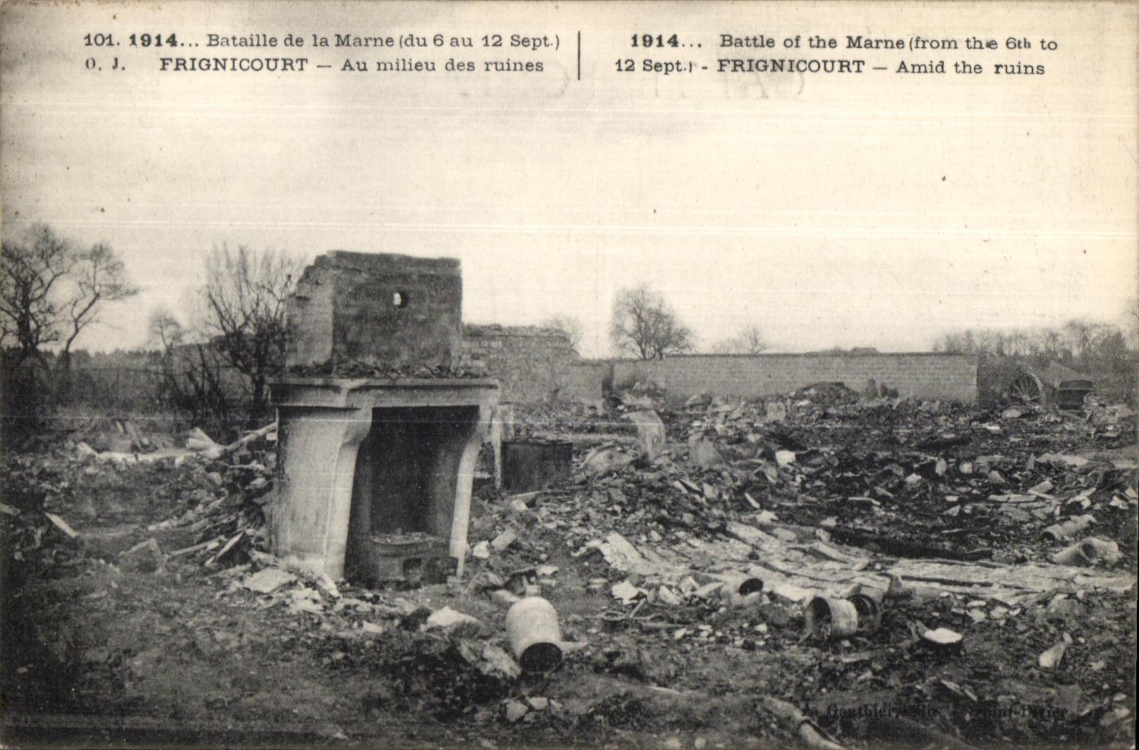 CPA Battles of the Frignicourt Marne In the middle of the Militaria ruins