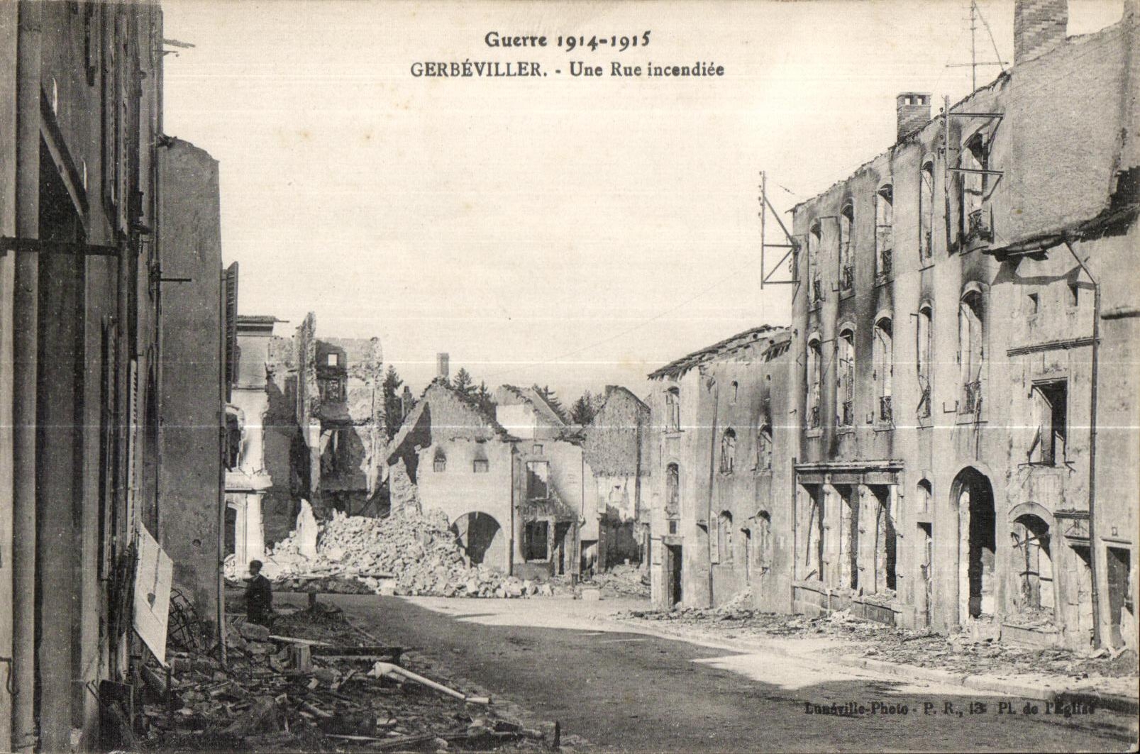 CPA Militaria CPA Gurerre 1914-1915 Gerbeviller a street incendice