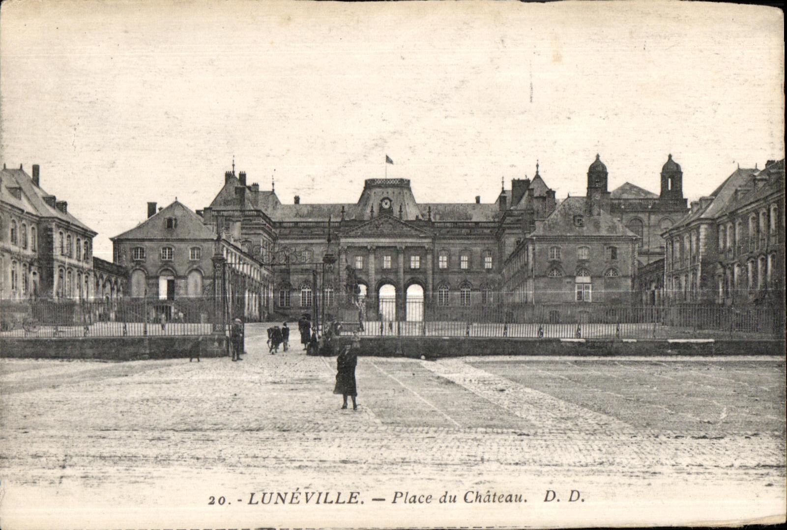 CPA Militaria CPA Lunevillle Places Castle