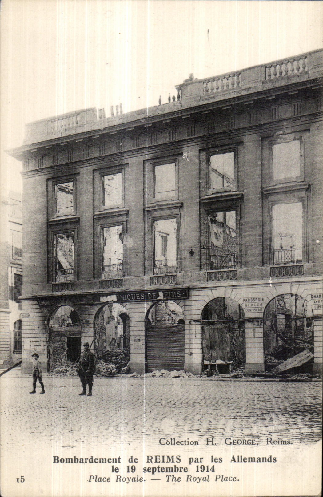 CPA Reims Bombardement by the Germans Places royal
