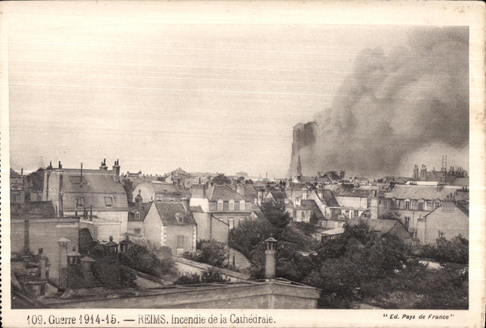 CPA Reims Sets fire to the Cathedral