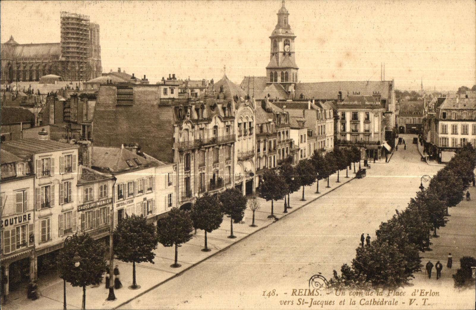 CPA Reims a Corner of the Place Erlon Towards St Jacques and Catbedrale
