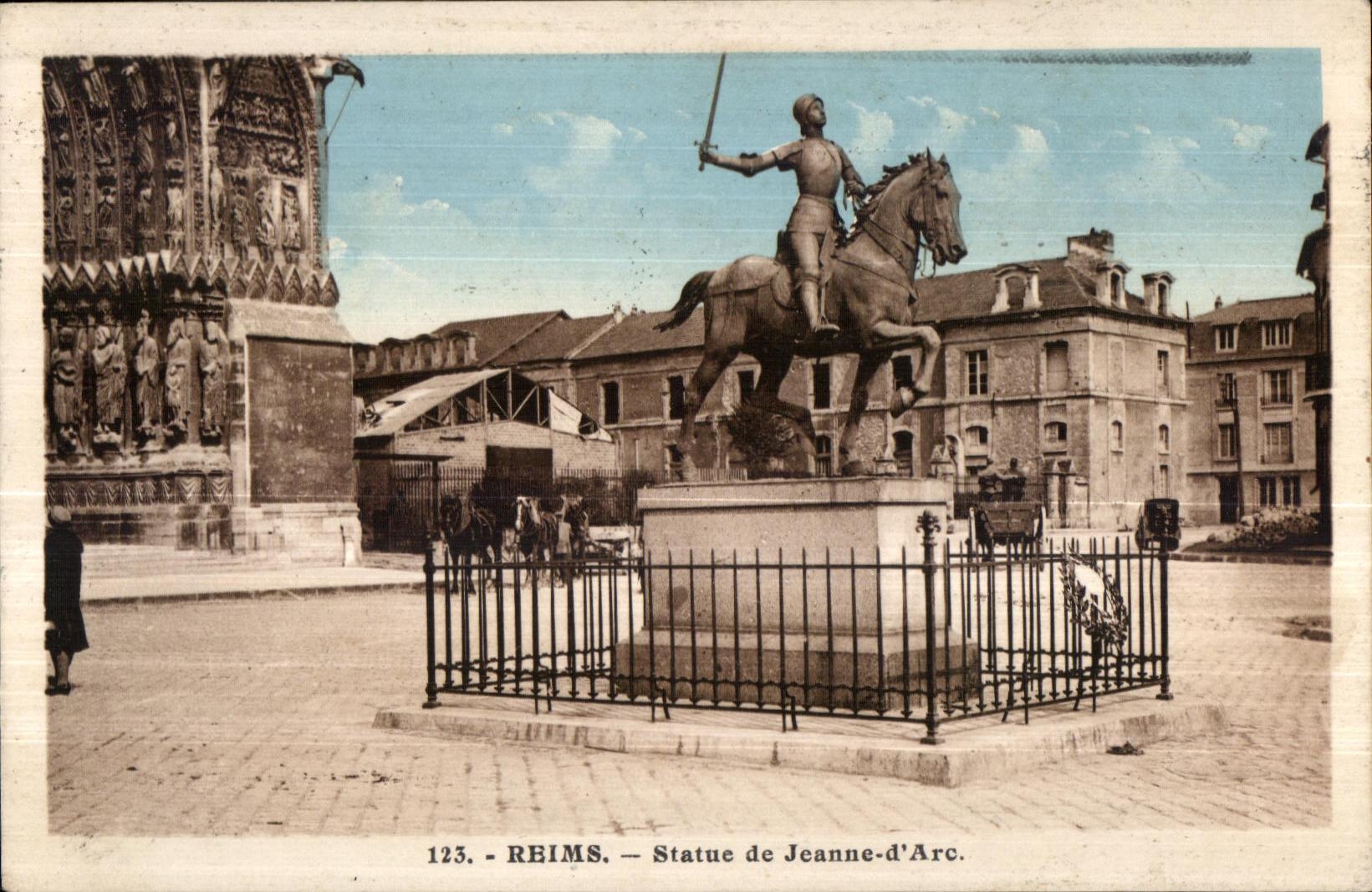 CPA Reims Statue of Jeanne Arc