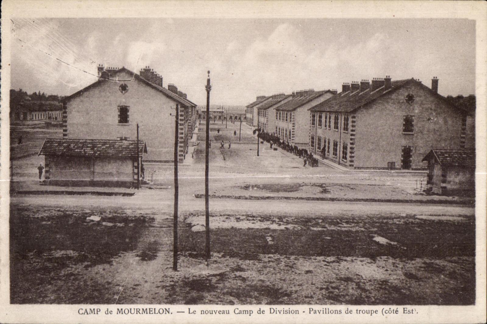 Camp of Mourmelon the new Camp of Division Houses of troop Militaria east coast