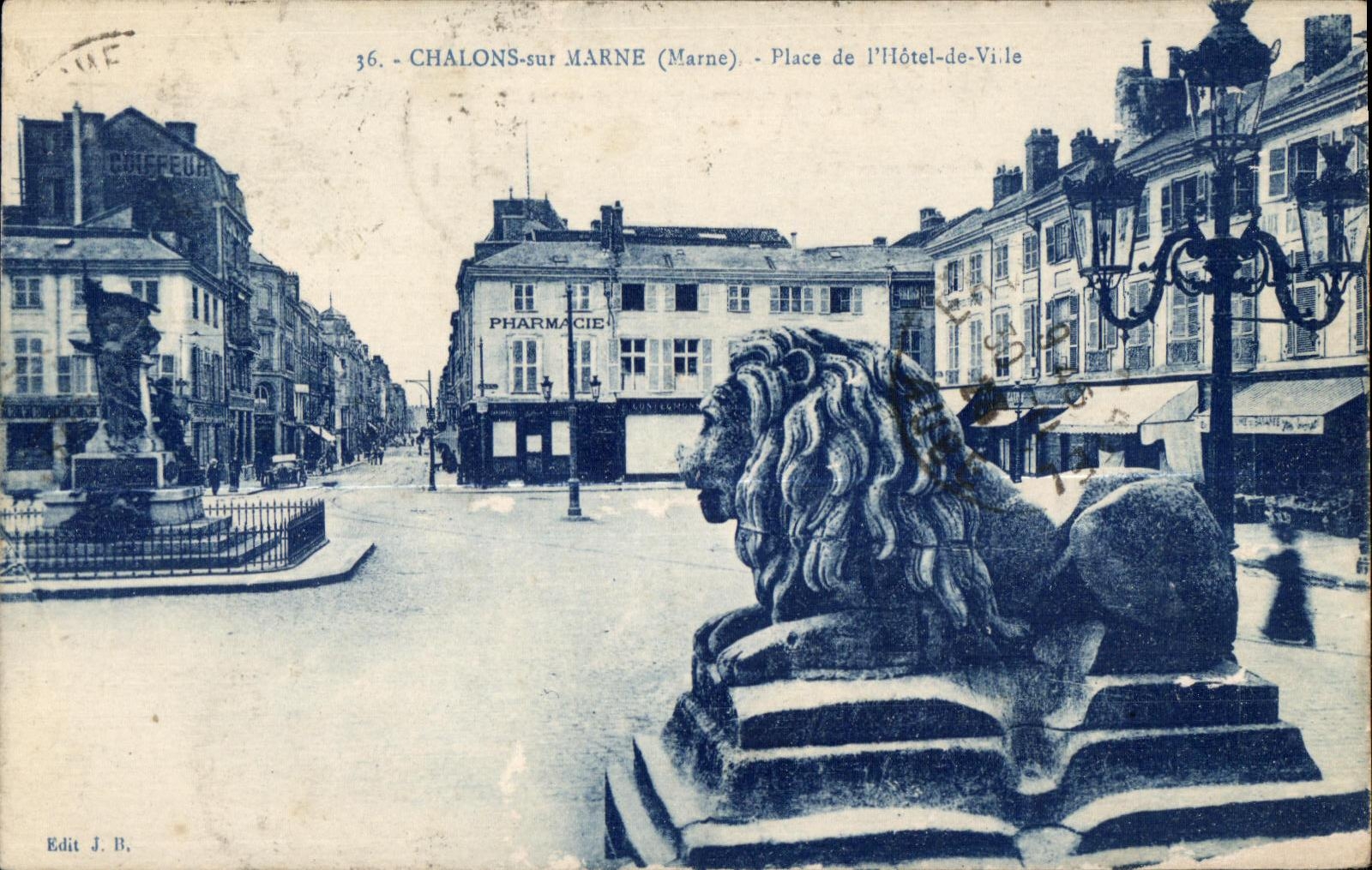 CPA Trawl-nets On (the Marne) Place of I Town hall Lion