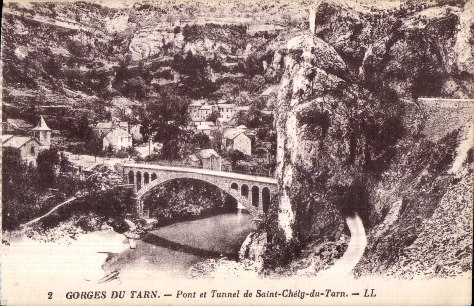 Gorges Du Tarn Pont et Tunnel de Saint Chely du Tarn