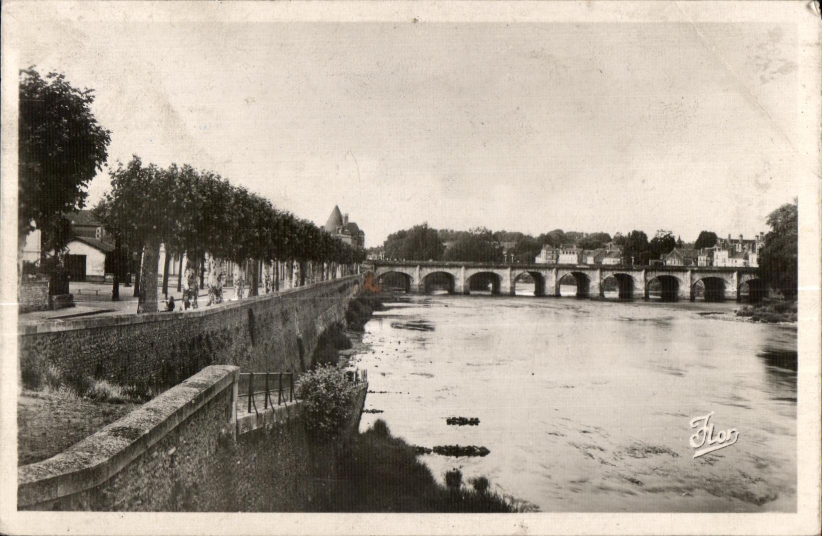 CPA Chatellerault (Vienne) La Vienne et le Pont Henri IV