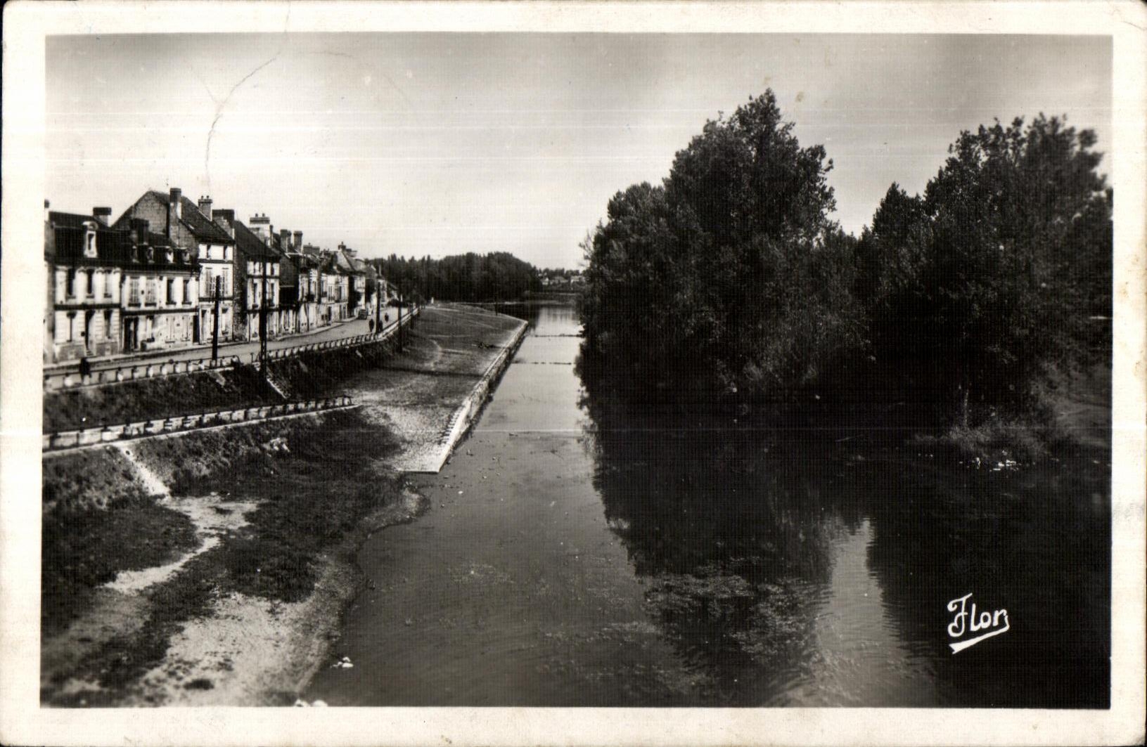 CPSM Chatellerault (Vienne) Quais et la Vienne