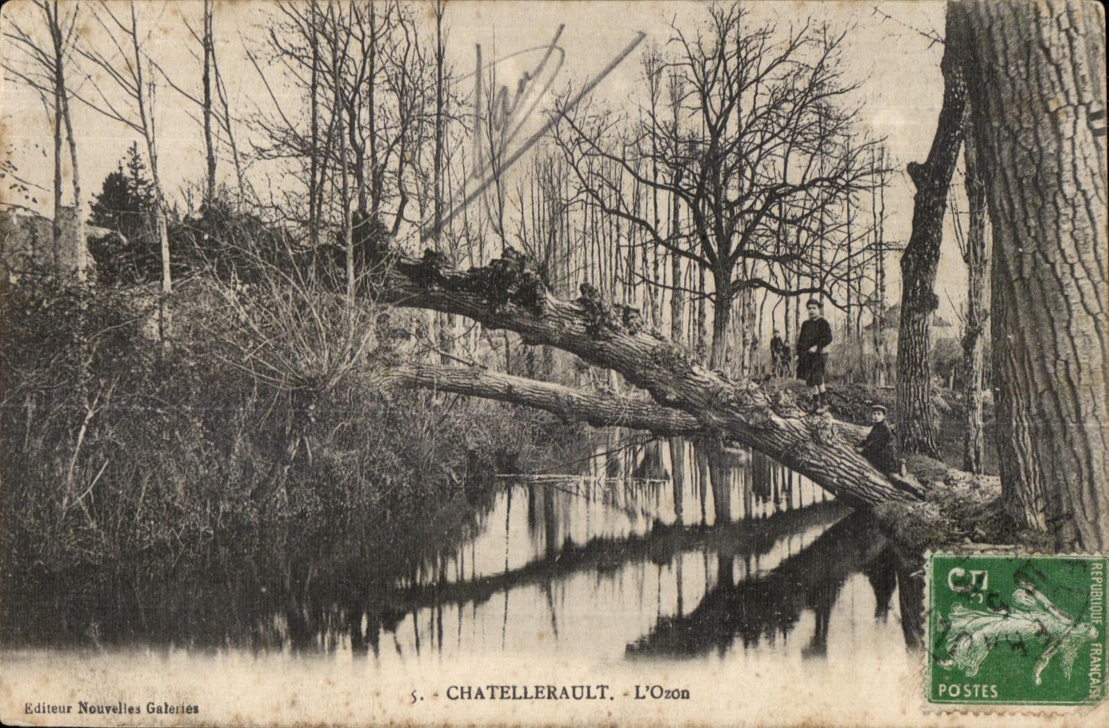 CPA Chatellerault L Ozon