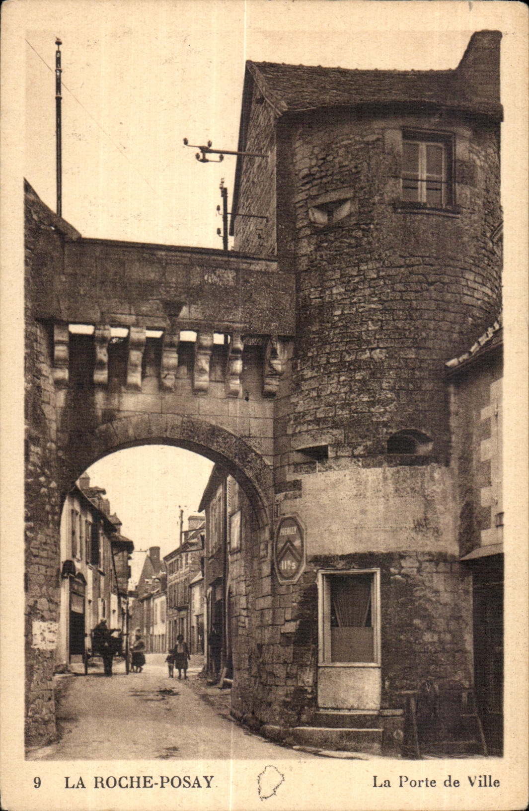 CPA La Roche Posay La Porte de Ville
