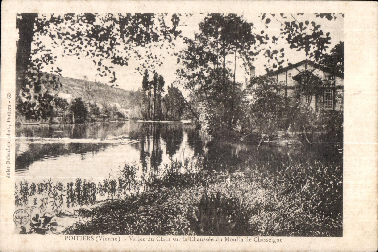 CPA Poitiers (Vienne) Vallee du Clain sur la Chaussee du Moulin de Chasseigne