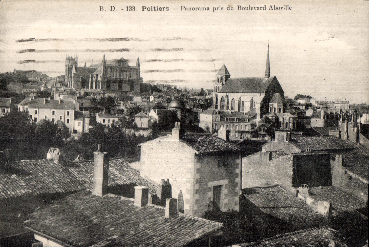 CPA Poitiers Panorama pris du Boulevard Aboville