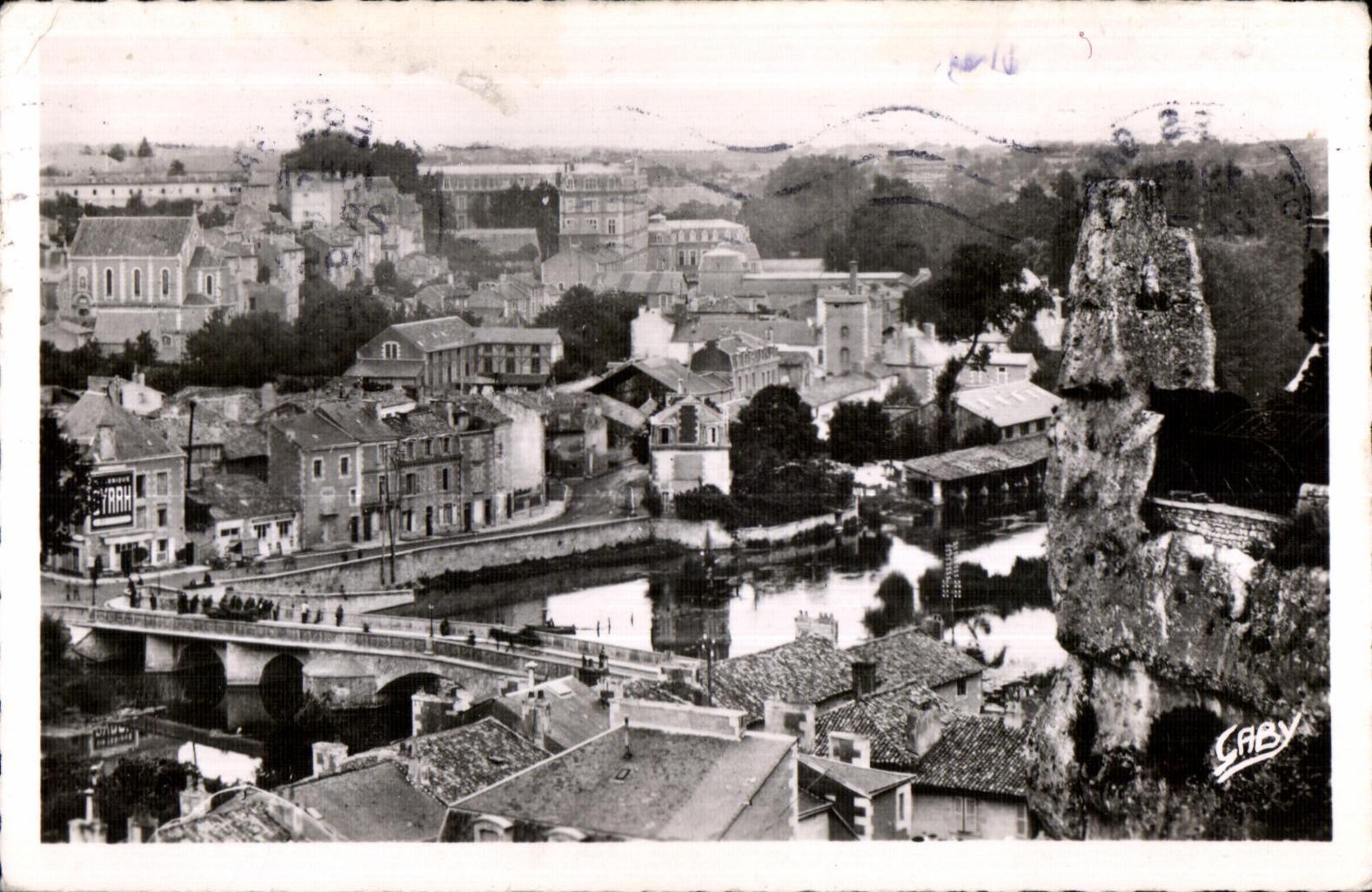 CPA Poitiers (Vienne) Vue Panoramique