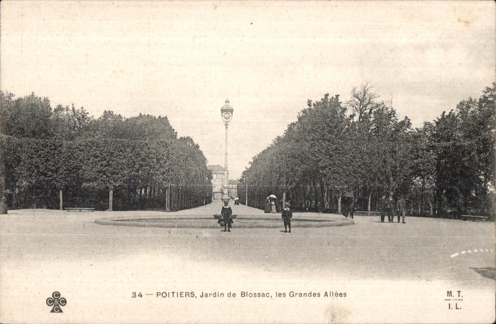 CPA Poitiers Jardin de Blossac les Grandes Allees