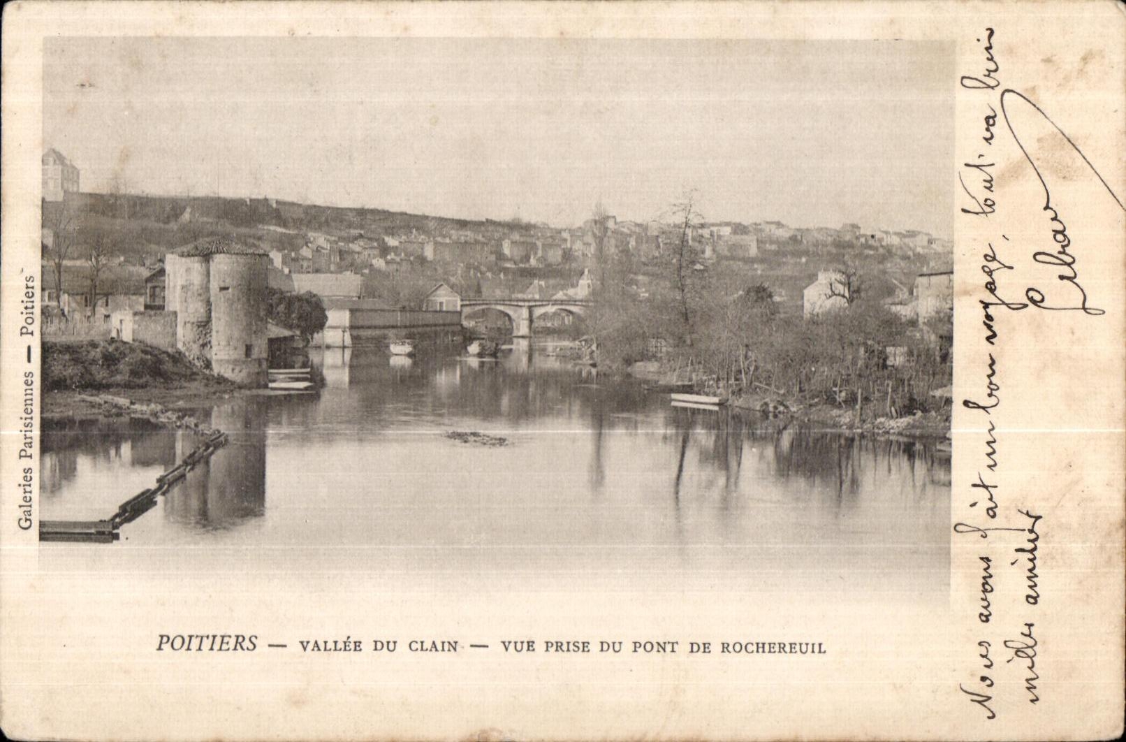 CPA Poitiers Vallee du Calin Vue Prise Du Pont De Rochereuil