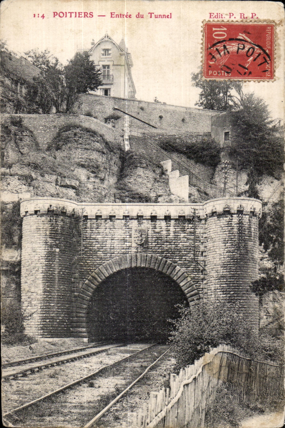 CPA Poitiers Entree du Tunnel 