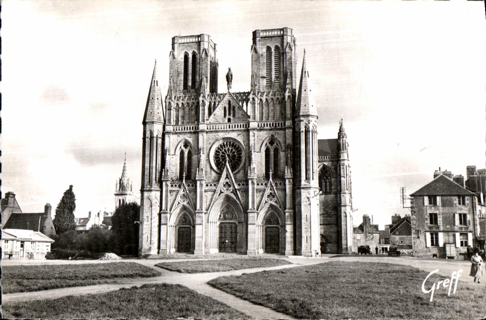 CPSM Avranches la cathedrale notre dame