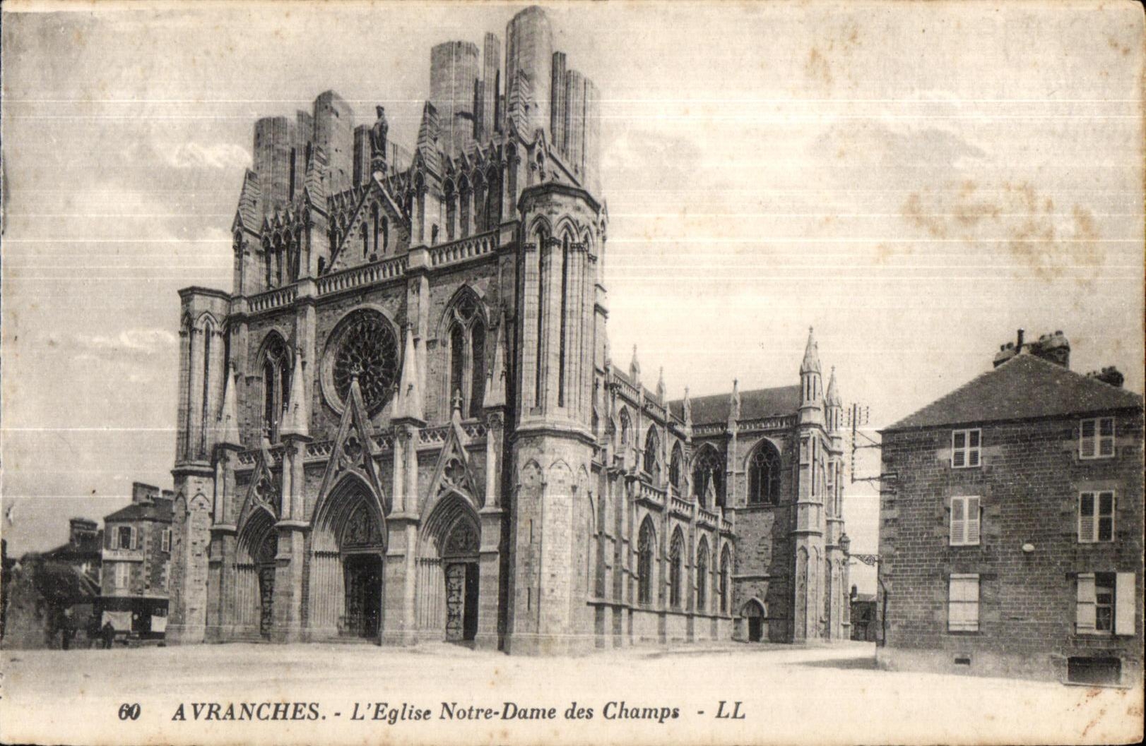 CPA Avranches L Eglise Notre Dame Des Champs