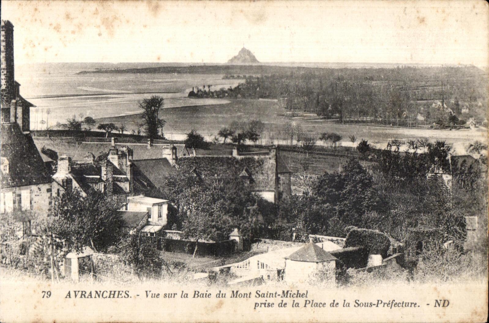 CPA Avranches Vue sur la Baie du Mont Saint Michel Prise de la Place de la Sous Prefecture