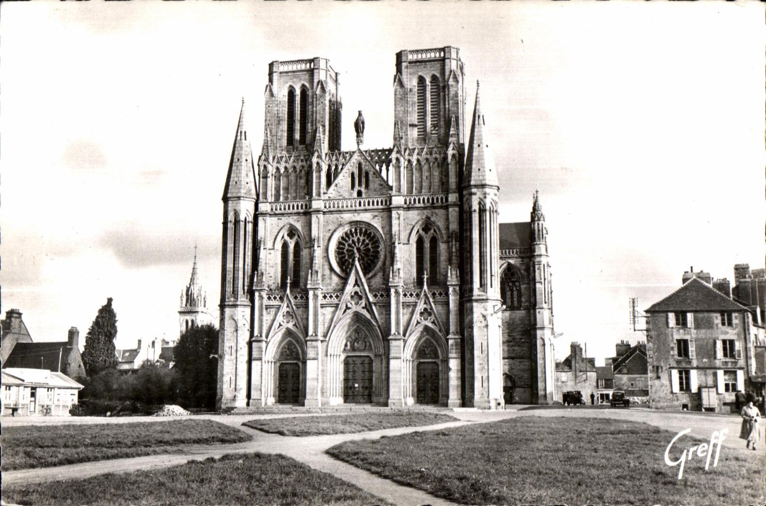 CPSM Avranches La Cathedrale Notre Dame