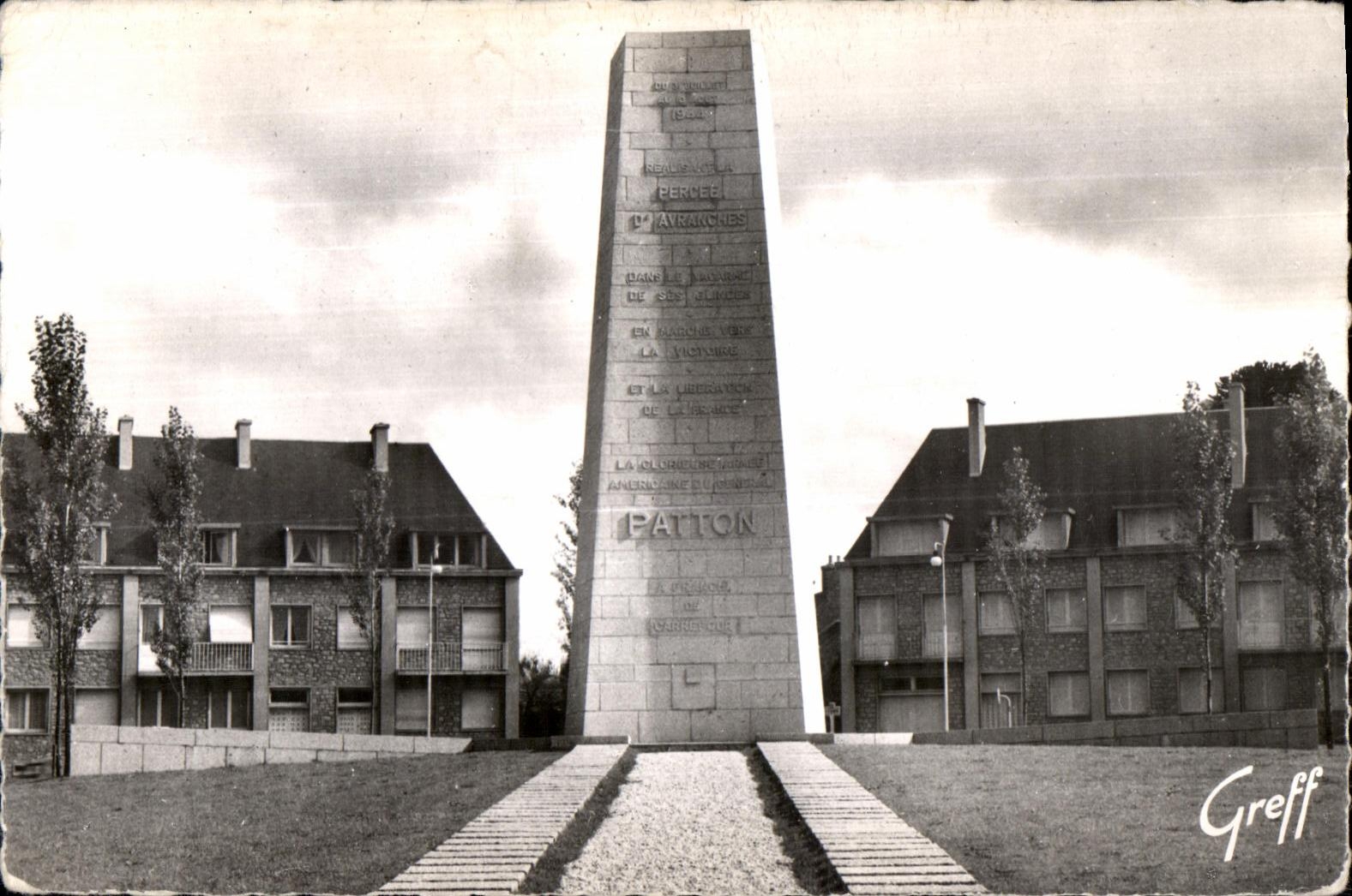 CPSM Avranches (Manche) Le Monument Patton eleve en l honneur de la Liberation par l armee americaine Militaria 