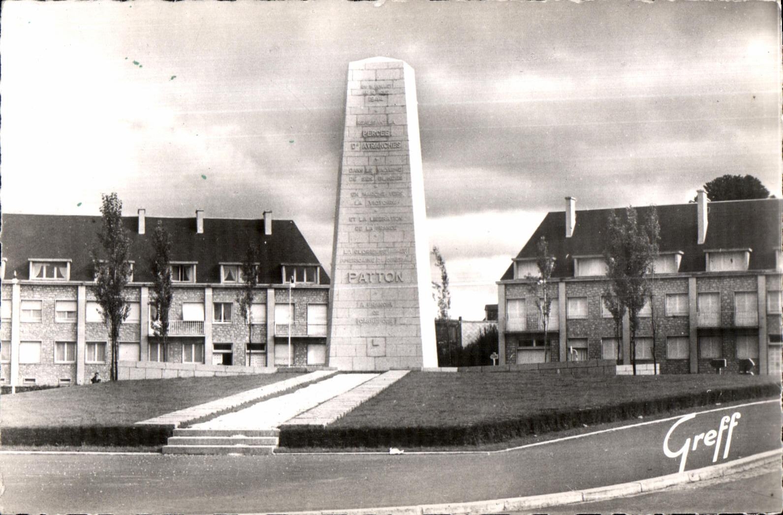 CPA Avranches (Manche) Le Monument Patton eleve en l honneur de la Liberation par l armee americaine