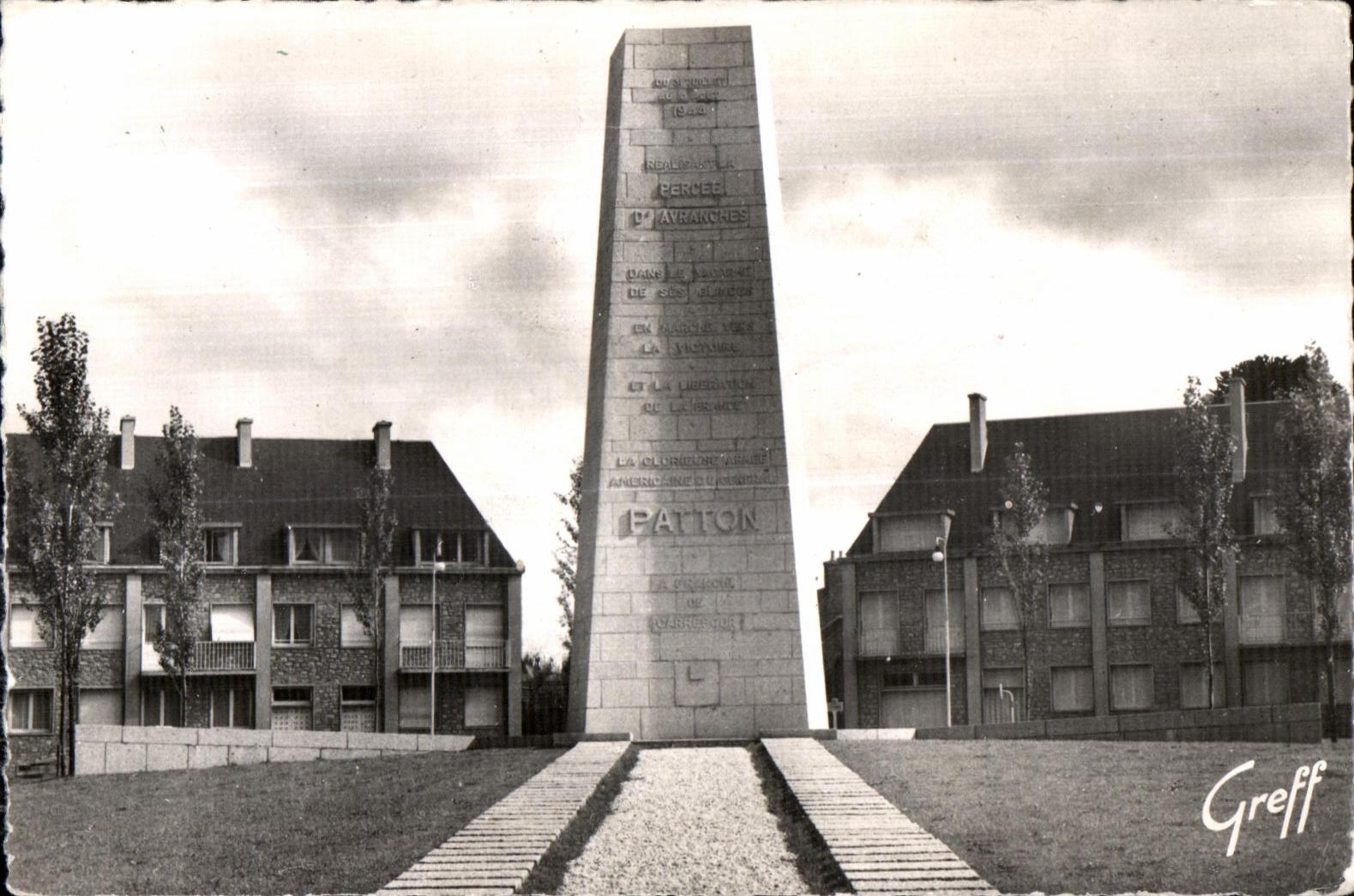 CPA Avranches (Manche) Le Monument Patton eleve en l honneur de la Liberation par I Armee americaine