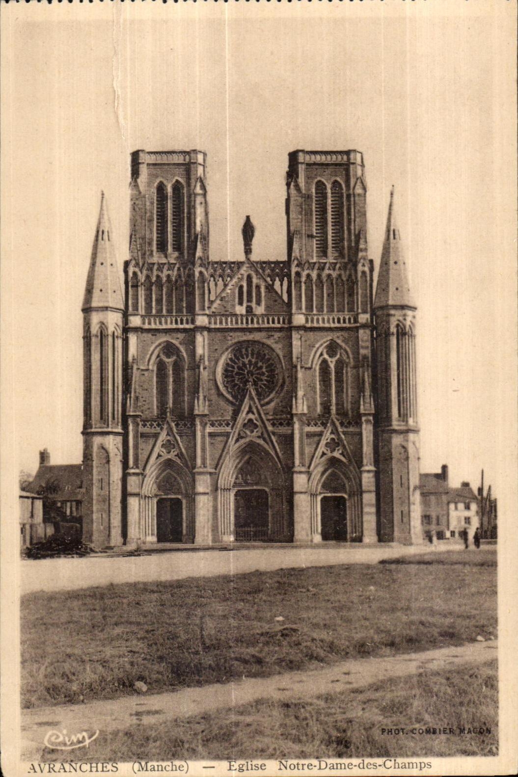 CPA Avranches (Manche) Eglise Notre Dame des Champs
