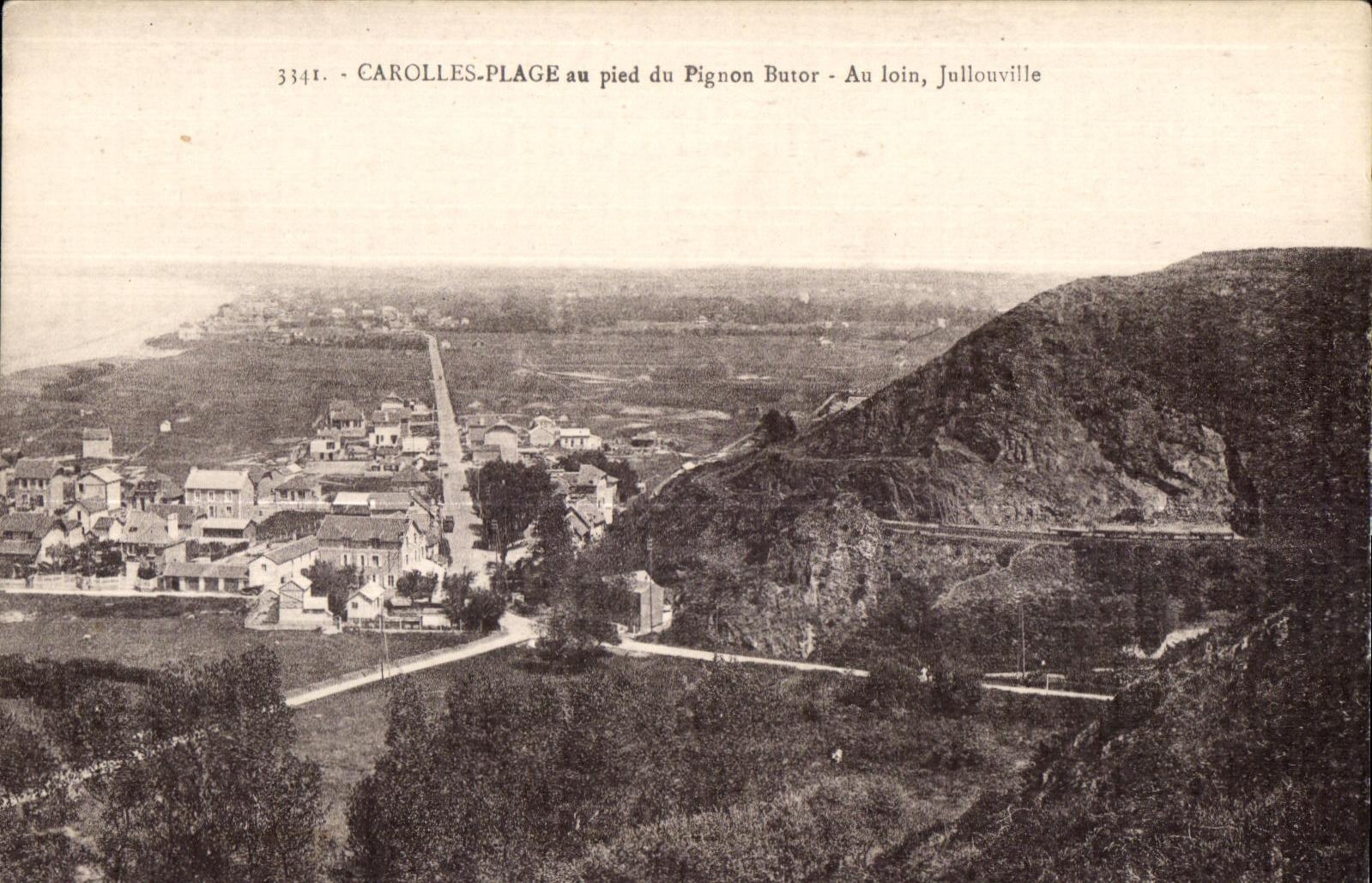 CPA Carolles Plage au pied du Pignon Butor Au loin Jullouville