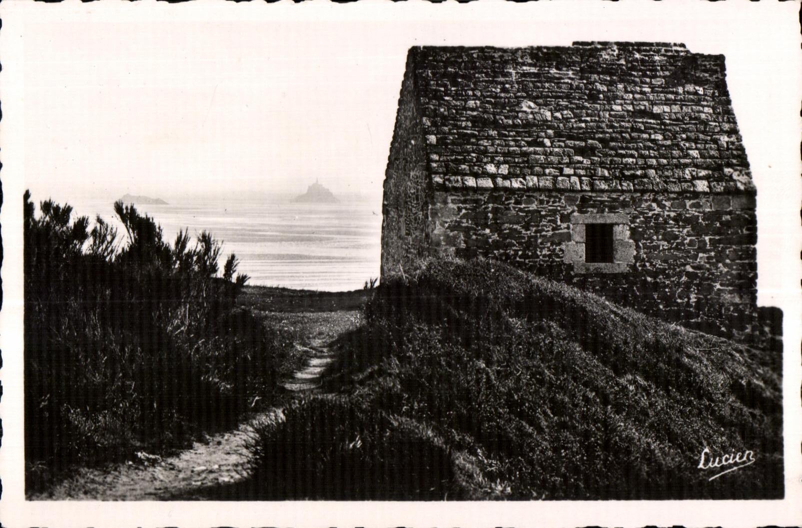 CPA Carolles Plage Le Mont Saint Michel Vu De La Cabane Vauban