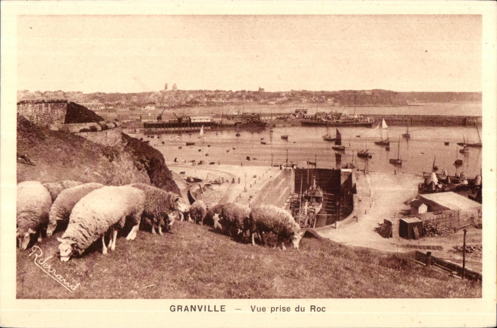 CPA Granville Vue prise du Roc Moutons