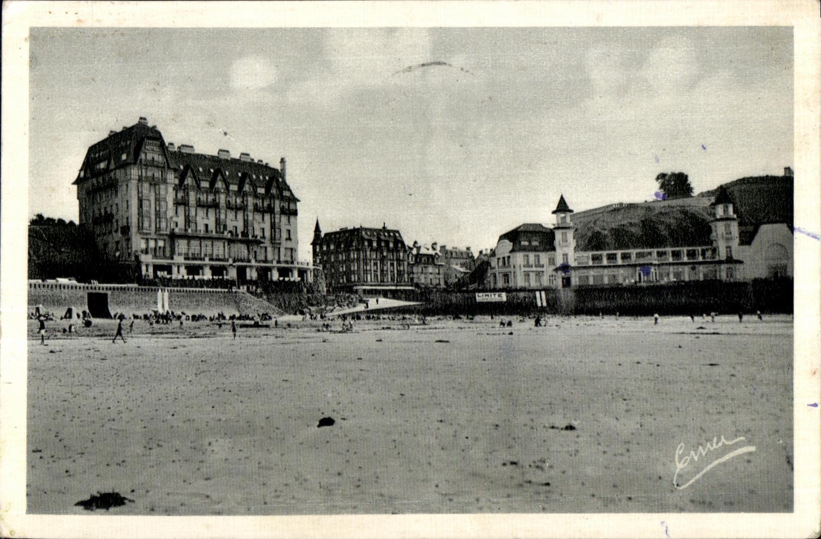 CPA Granville Vue generale du Casino et des Hotels de la Plage