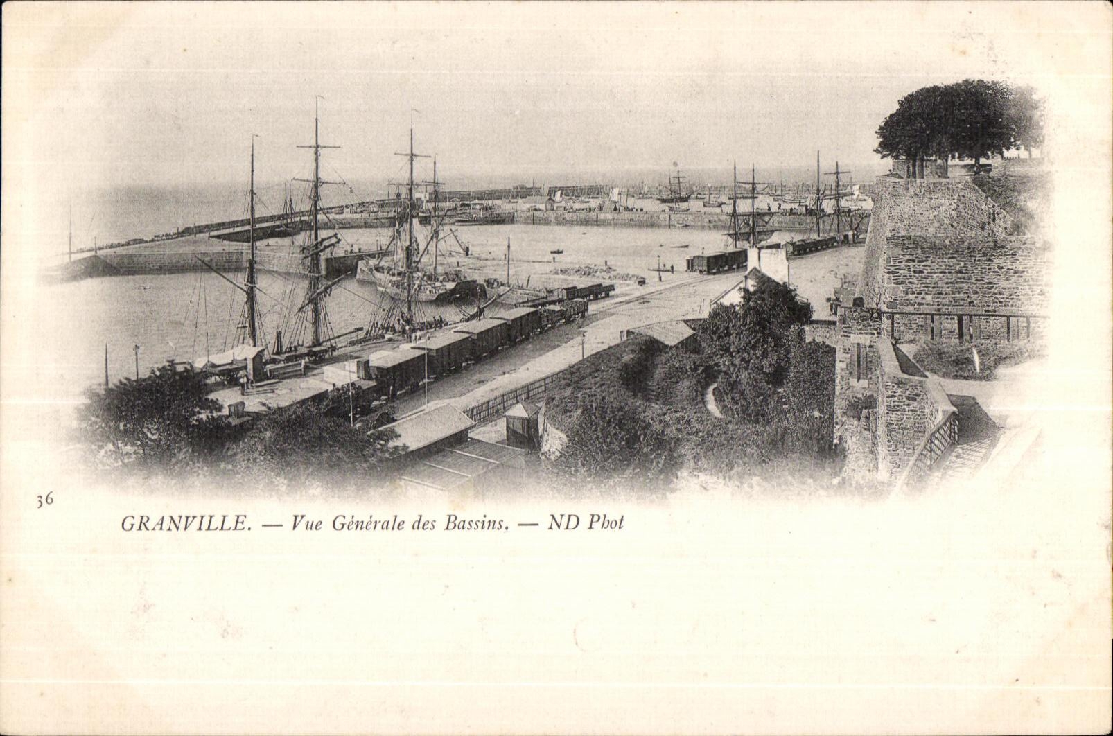 CPA Granville Vue Generale des Bassins Bateaux