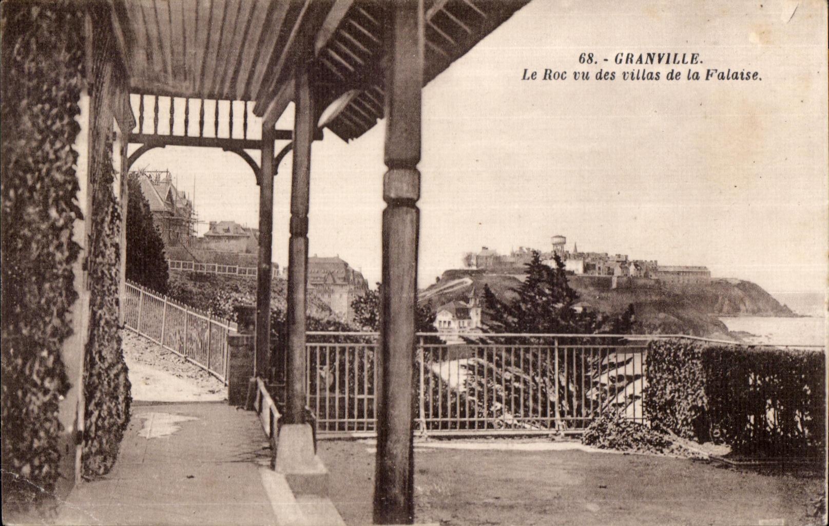 CPA Granville Le Roc vu des villas de la Falaise