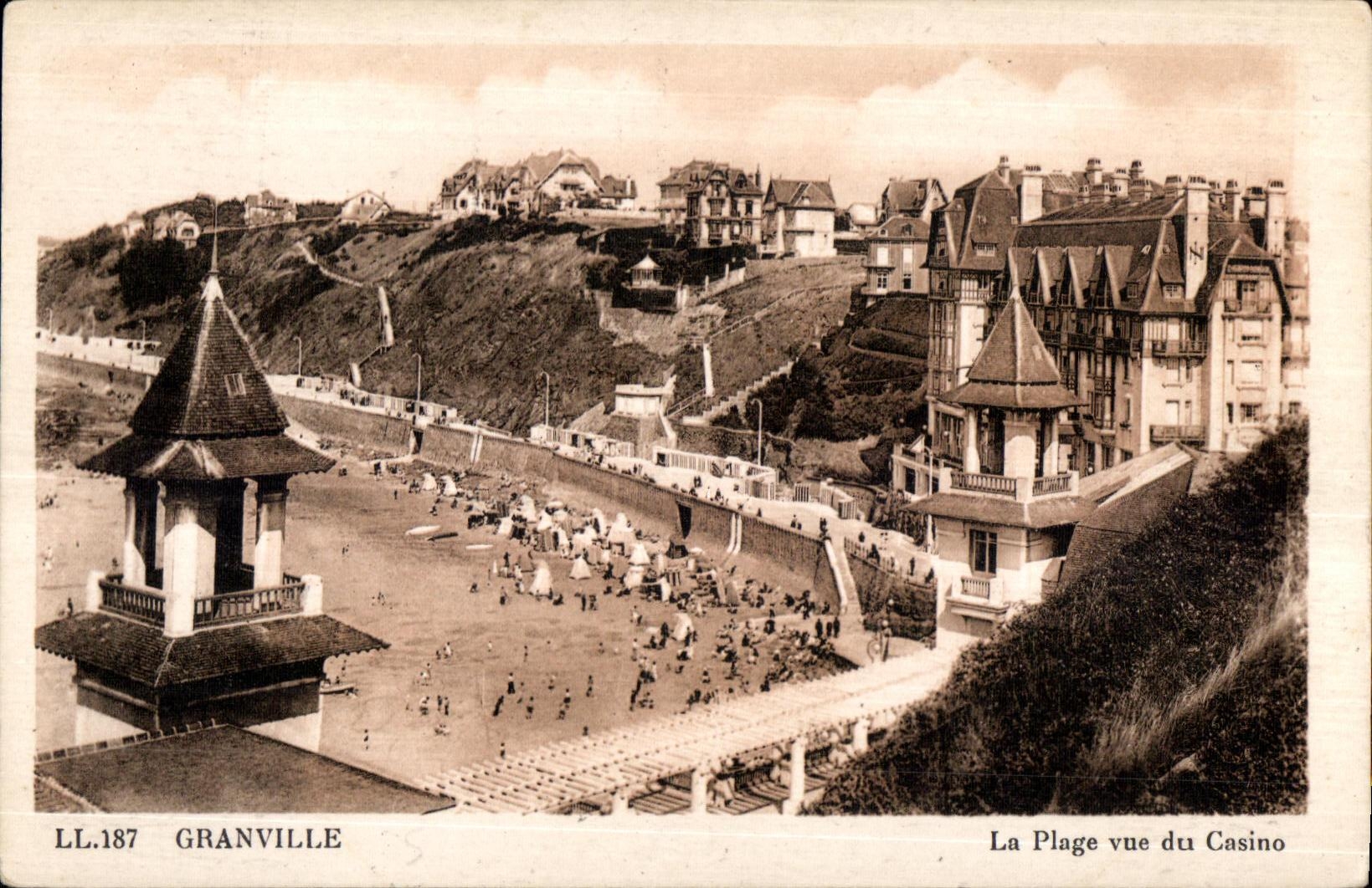 CPA Garnville La Plage vue du Casino