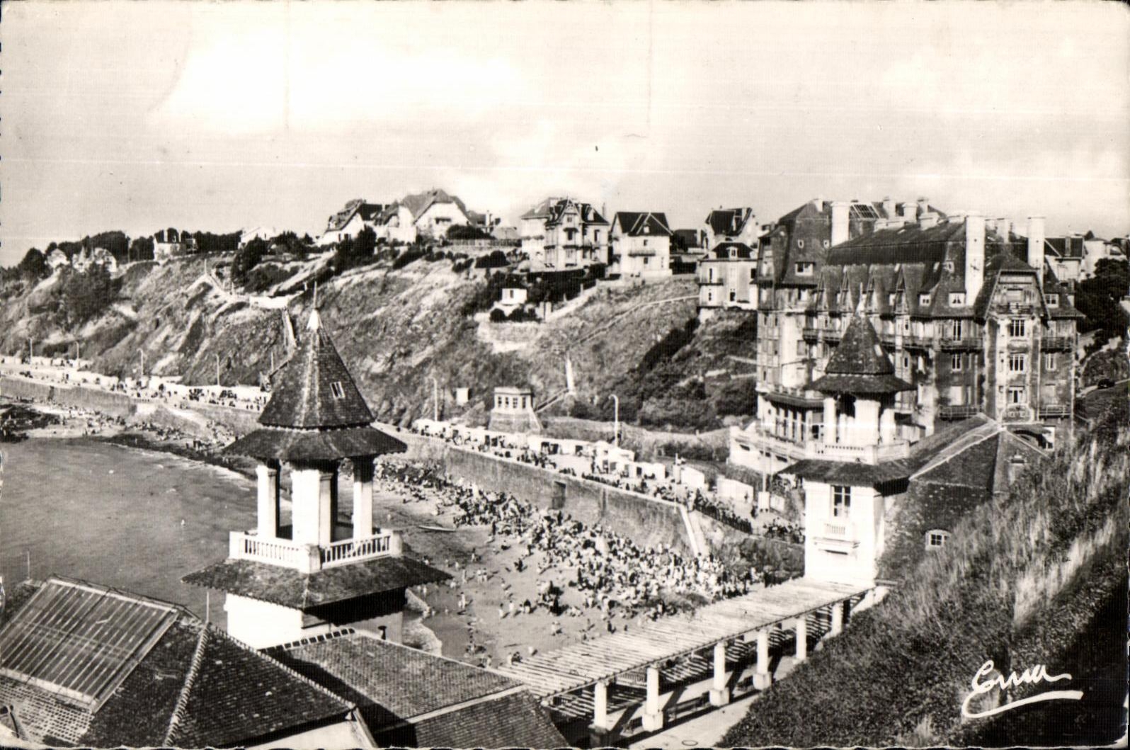 CPA Granville 54 La Plage vue du Moulin