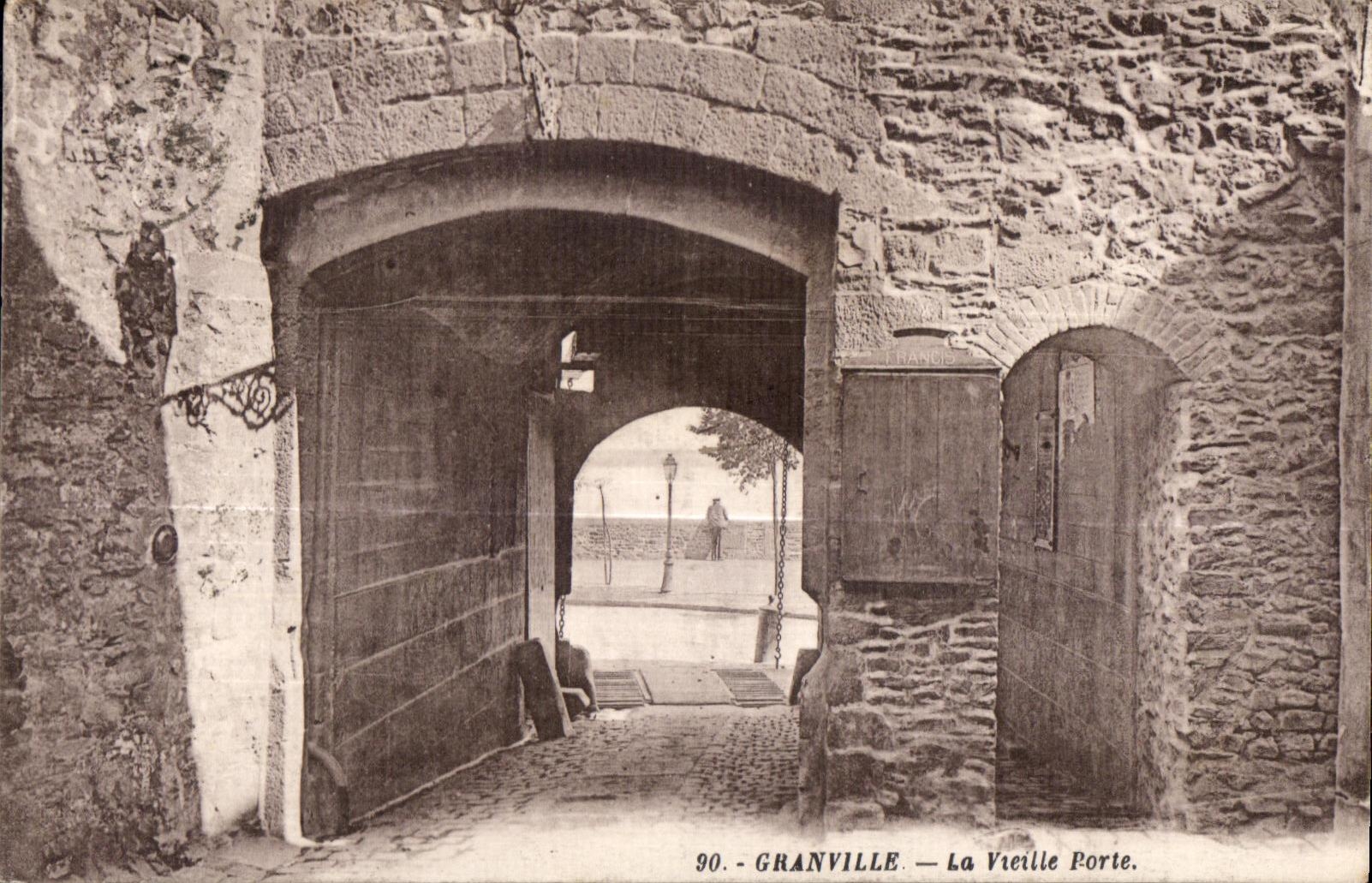 CPA Granville La Vieille Porte