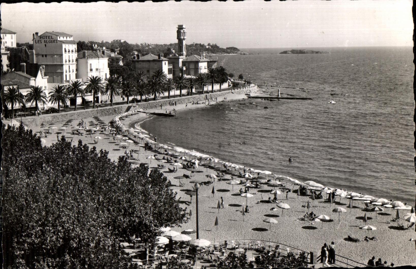 CPA La Cote d Azur 1193 Saint Raphael (Var) Vue d ensemble sur la Plage