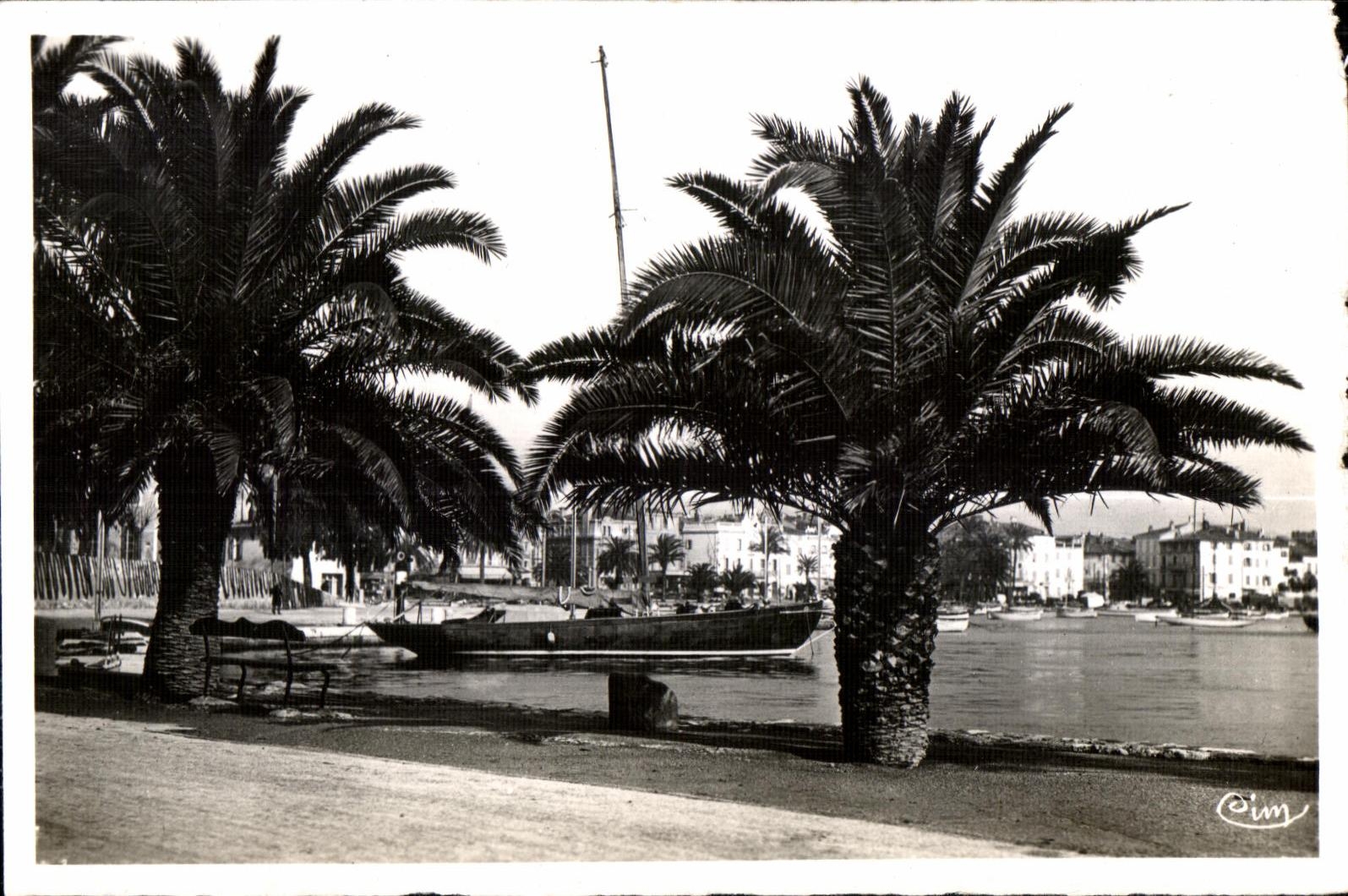 CPA Sanary sur Mer (Var) Un coin du Quai