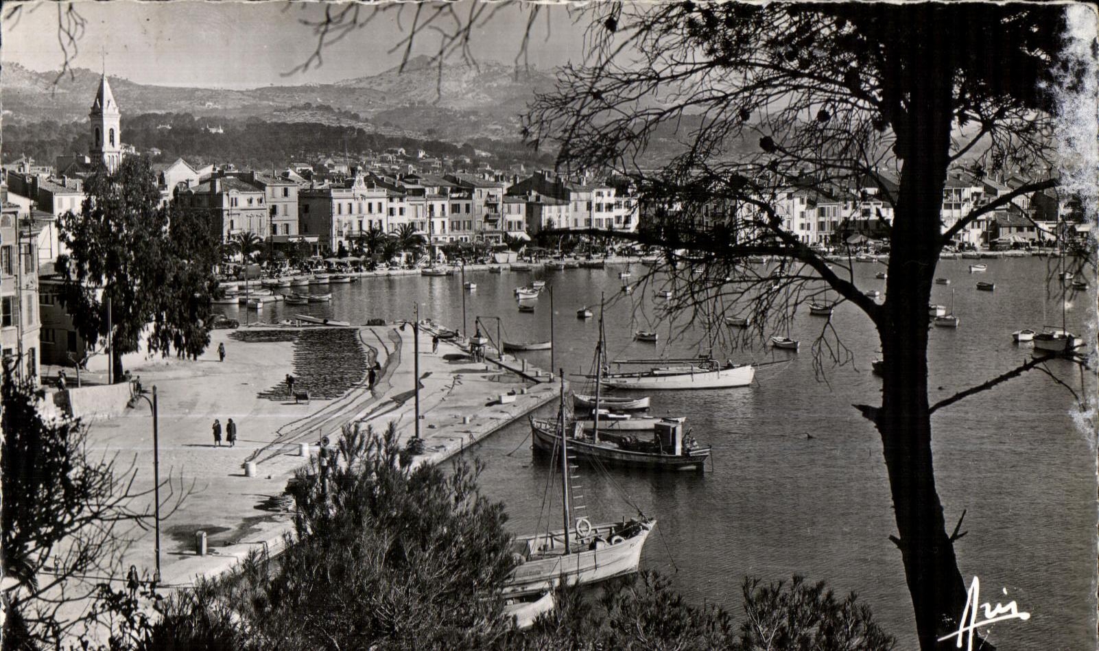 CPA Cote d Azur Sanary sur Mer Vue generale