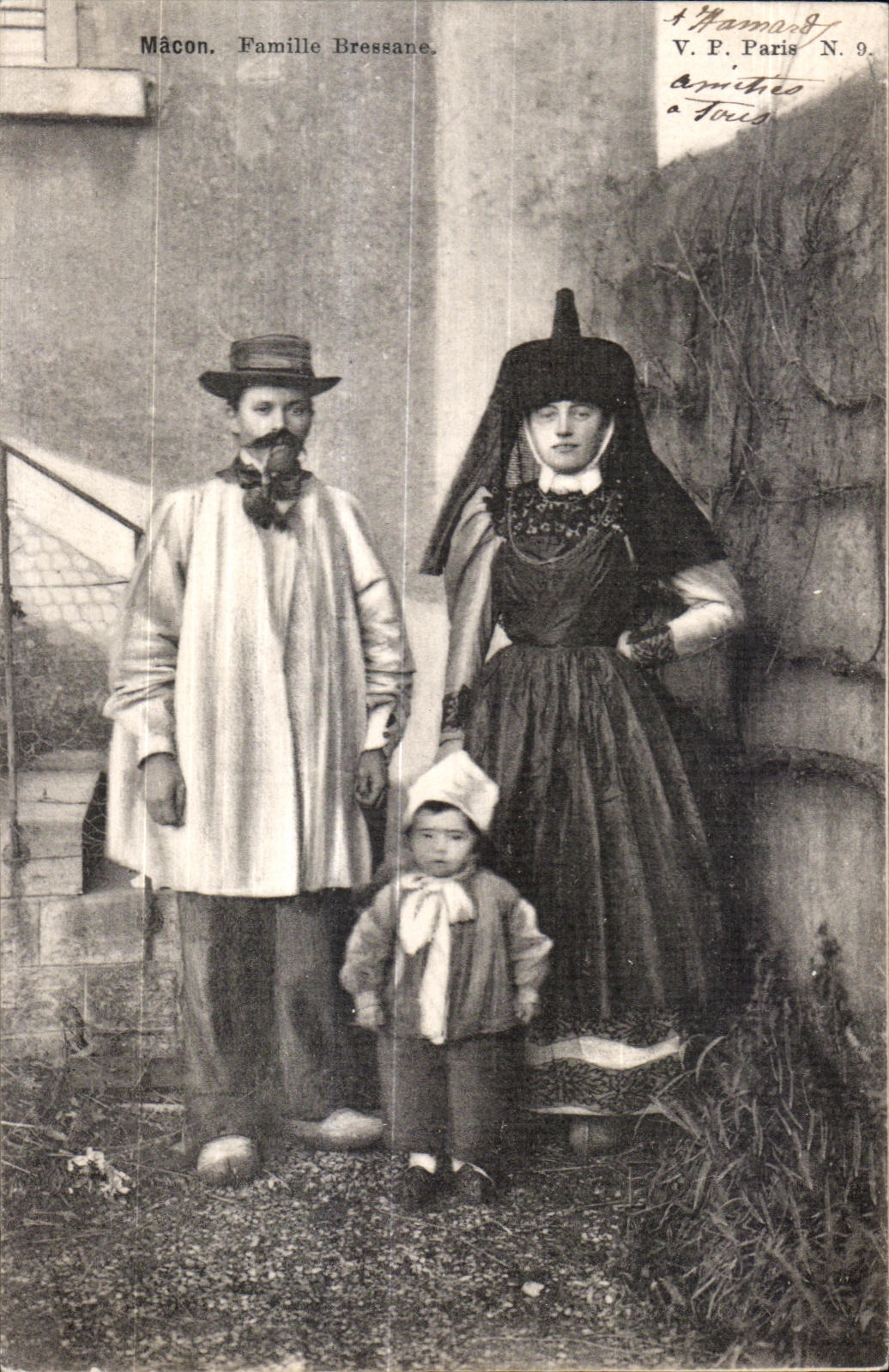 CPA Macon Famille Bressane Folklore Costume