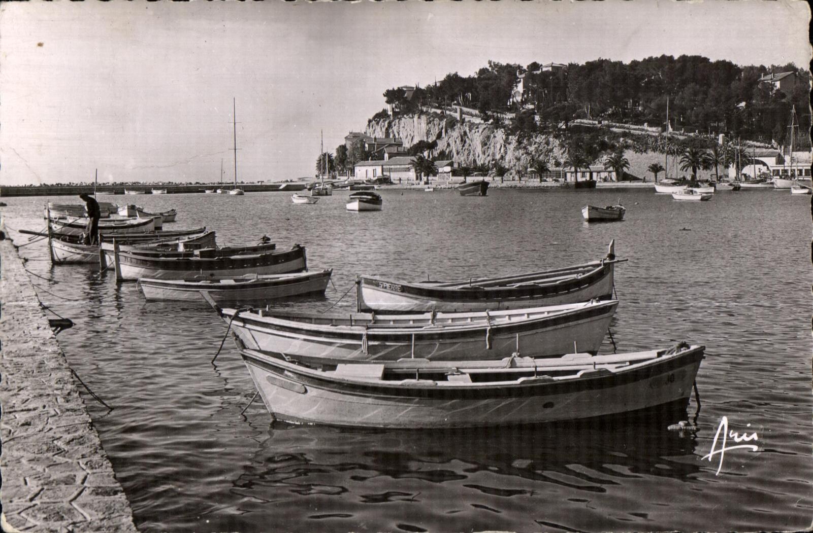 CPA Cote d Azur Sanary sur Mer Un coin du Port